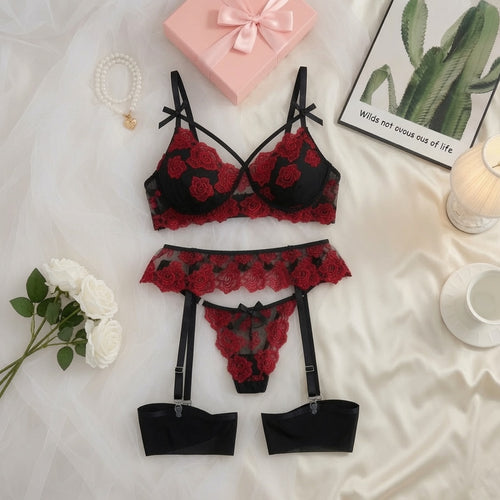 Douceur Intime — Ensemble Roses Brodées 3 Pièces | VelvetSecret